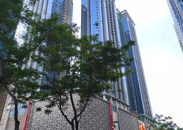 In Bgc - Uptown Mall Apartment *