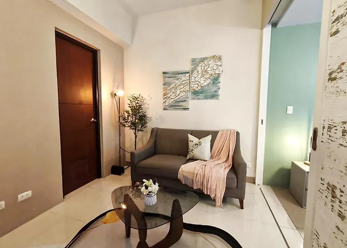 Apartment In Bgc - Uptown Mall *
