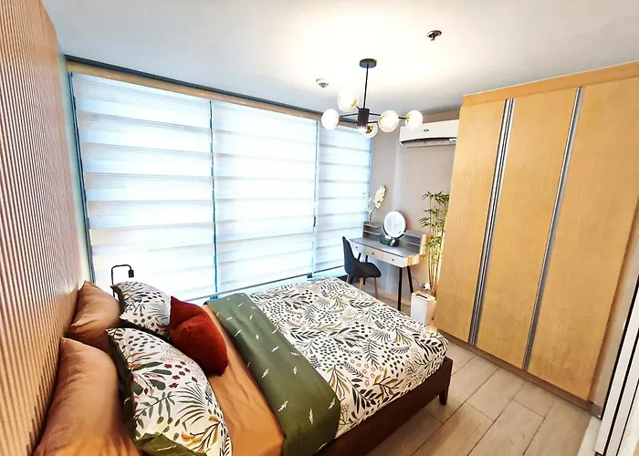 Apartment In Bgc - Uptown Mall *
